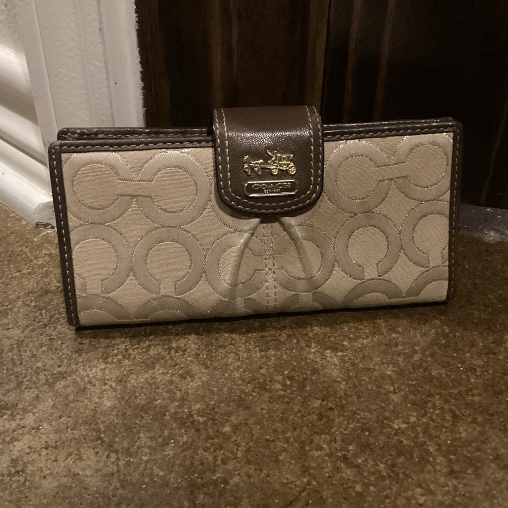 Coach canvas wallet in signature print